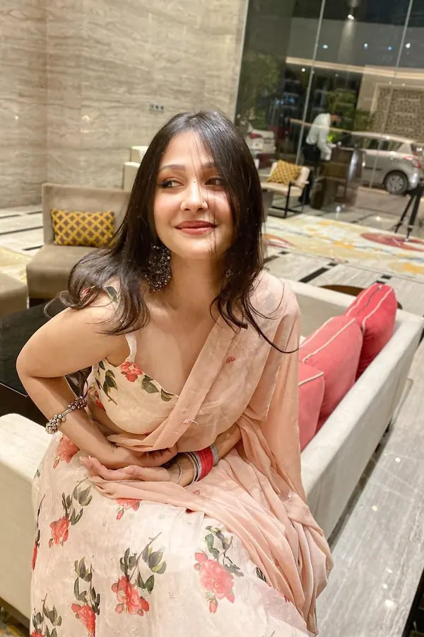 call girls in greater noida
